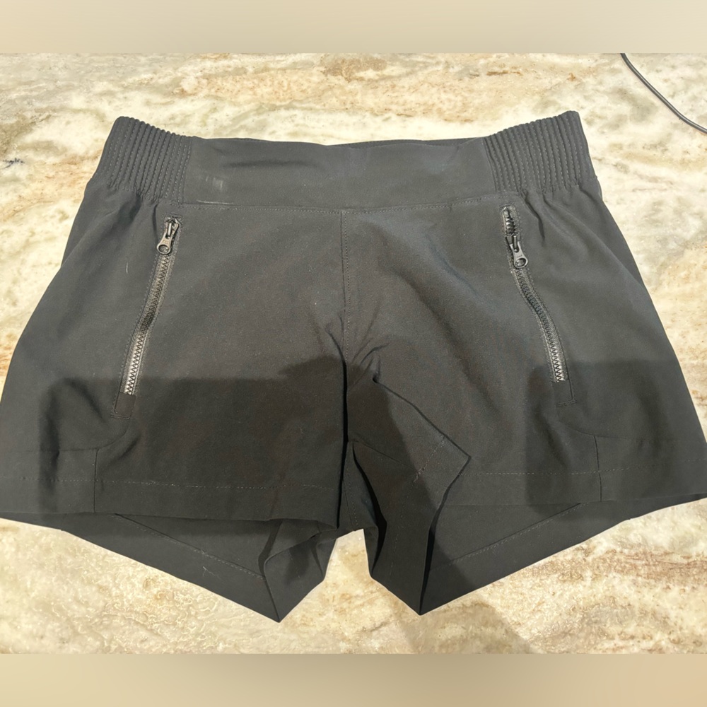 Columbia PFG XS shorts